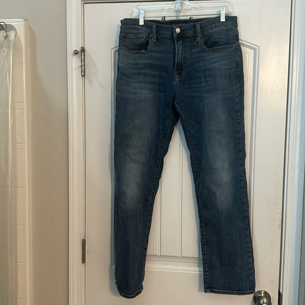 Lucky Brand Jeans / 223 Straight / 33 x 32